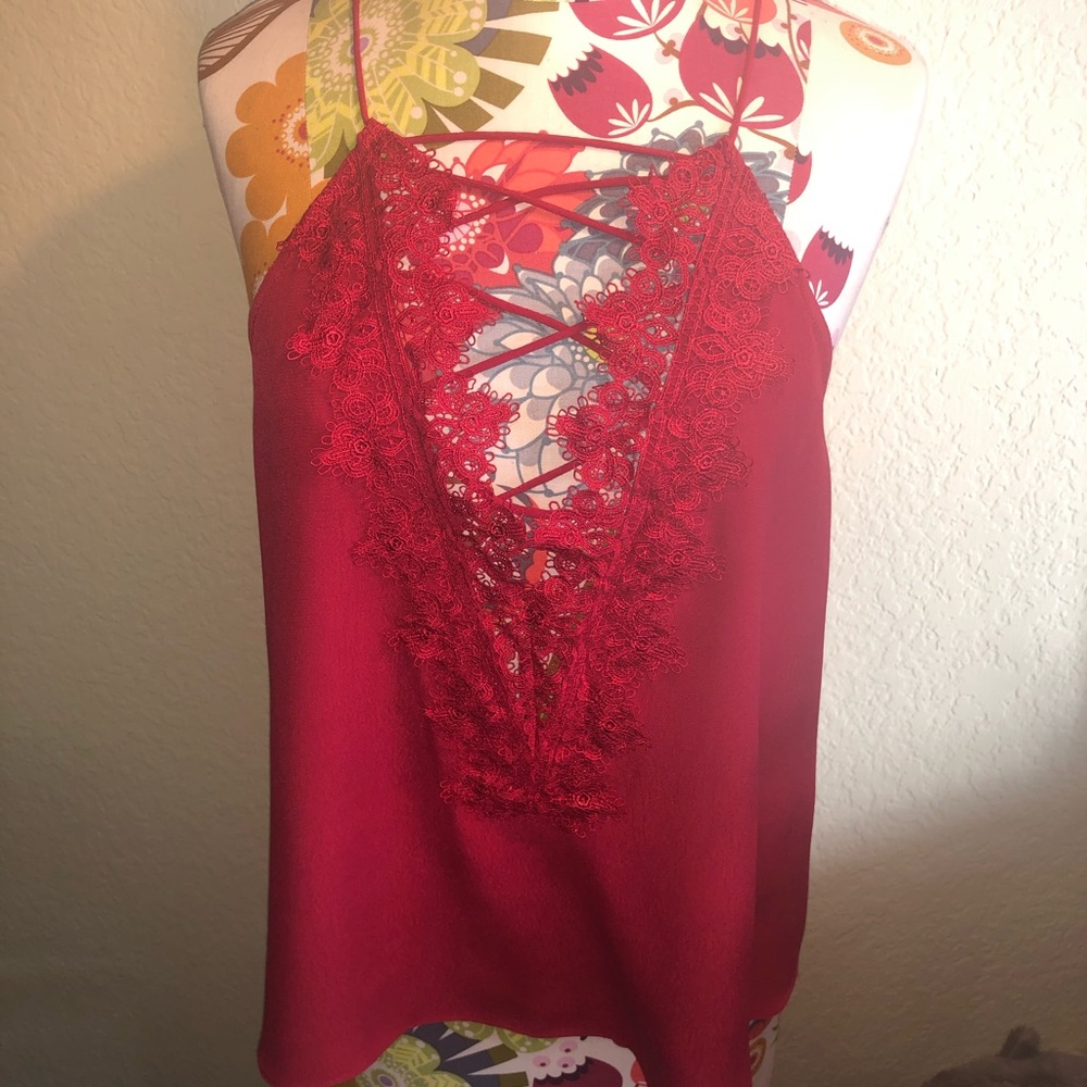 Beautiful lace low cut tank top